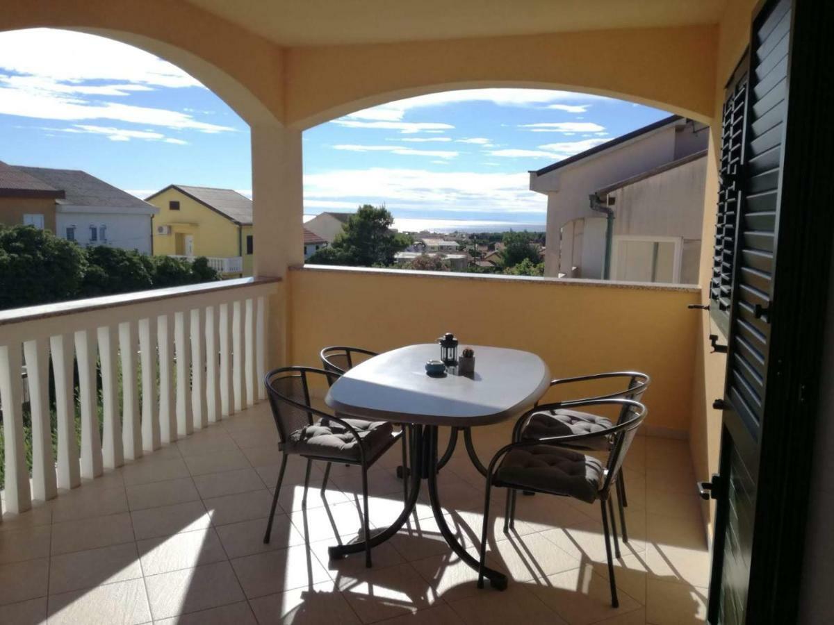 Apartman Dora Povljana Buitenkant foto