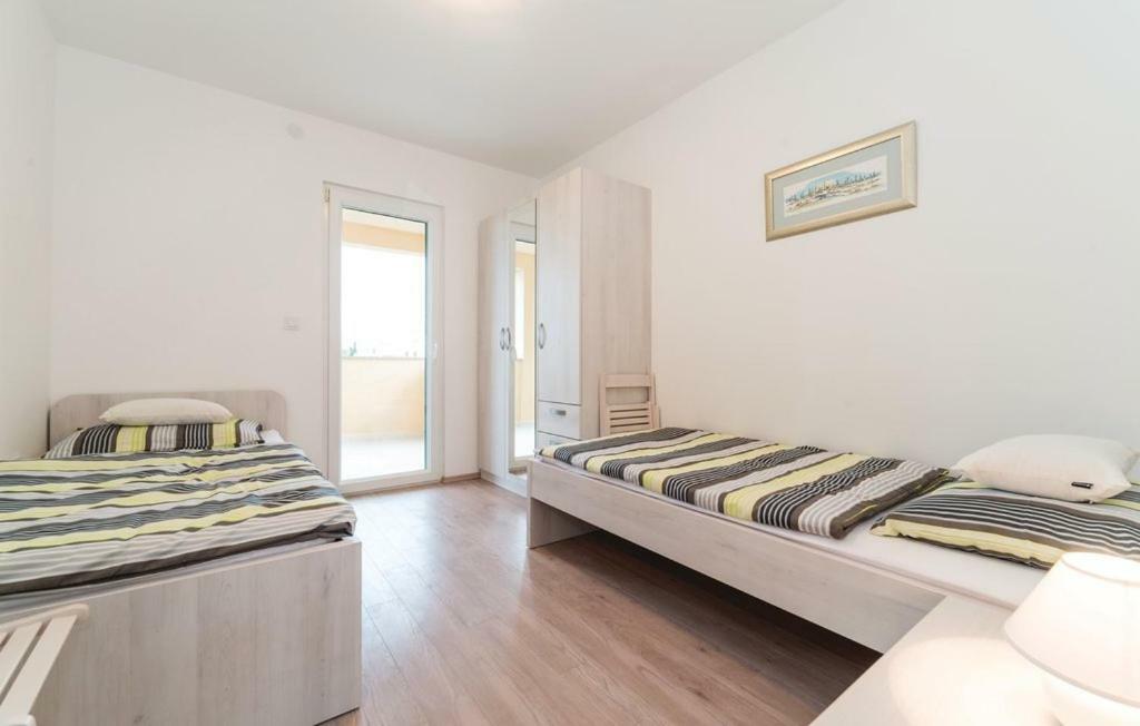 Apartman Dora Povljana Buitenkant foto
