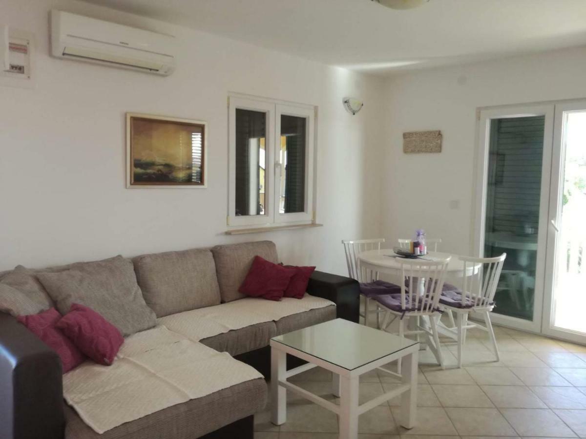 Apartman Dora Povljana Buitenkant foto